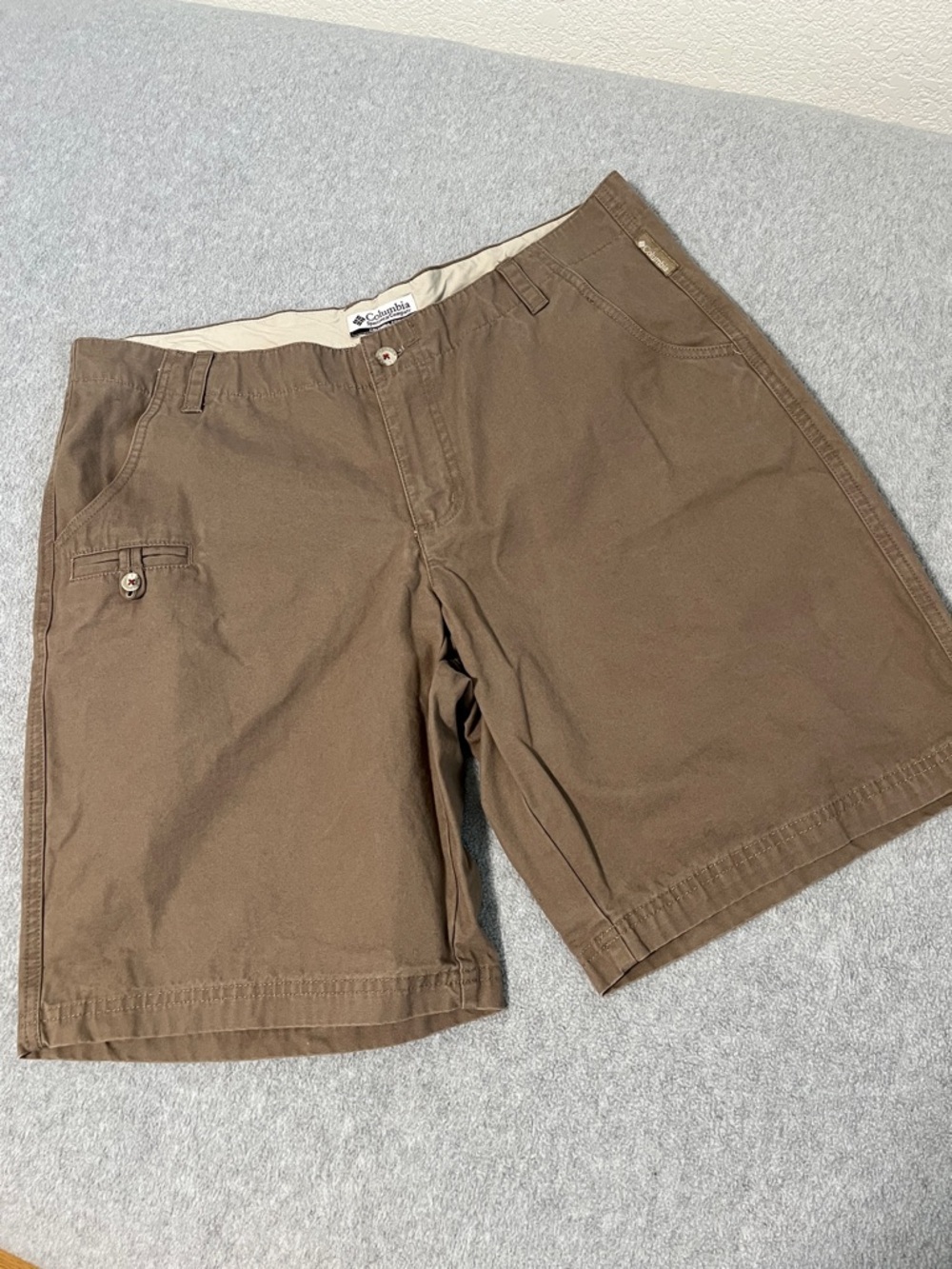 Womens Columbia Cotton Shorts Size 12 Tan Outdoor 9 Inch Inseam Casual